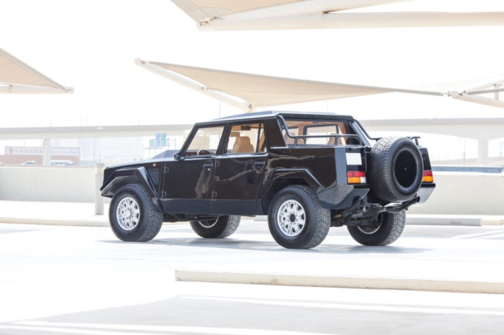 Lamborghini LM002 V12 - Colors of Speed