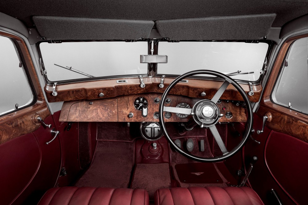1939 Bentley Corniche - Colors of Speed